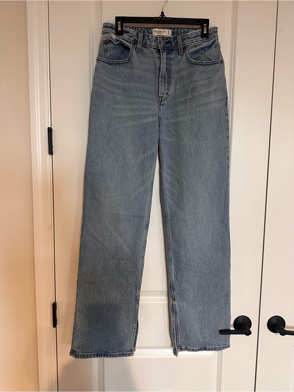 Abercrombie & Fitch “The 90’s Relaxed Jean” High Rise